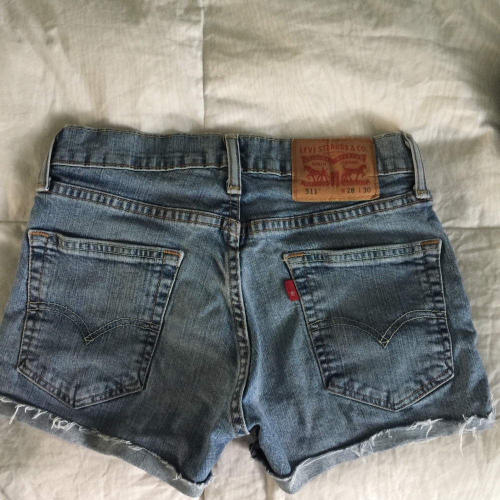 Levi Cuttoff shorts